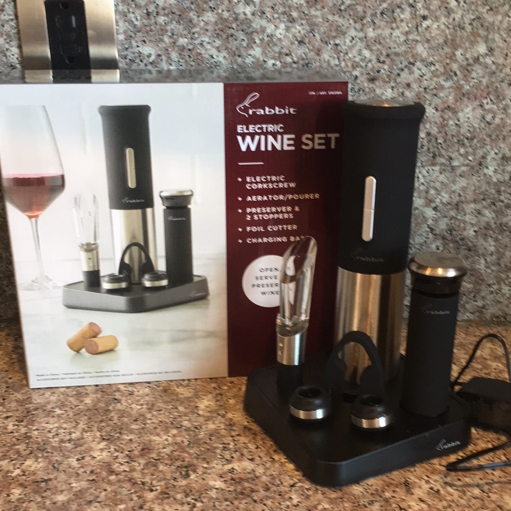 Rabbit electric wine set! New in box!